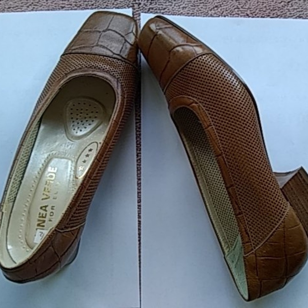 Shoe - Brown